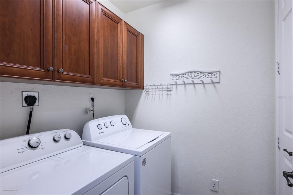 Active With Contract: $1,850 (3 beds, 2 baths, 1813 Square Feet)