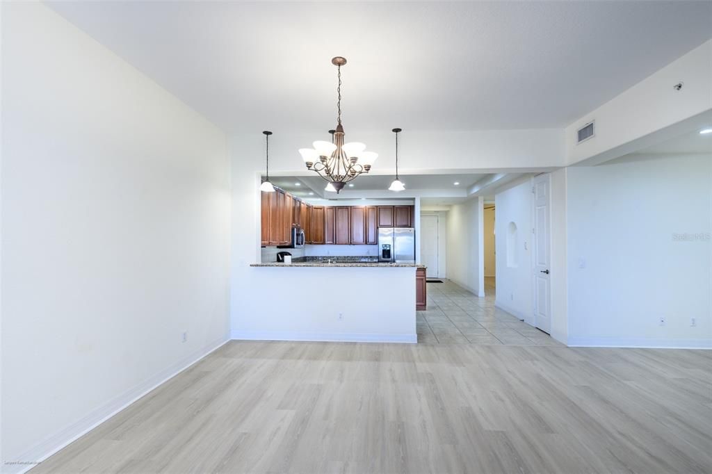 Active With Contract: $1,850 (3 beds, 2 baths, 1813 Square Feet)