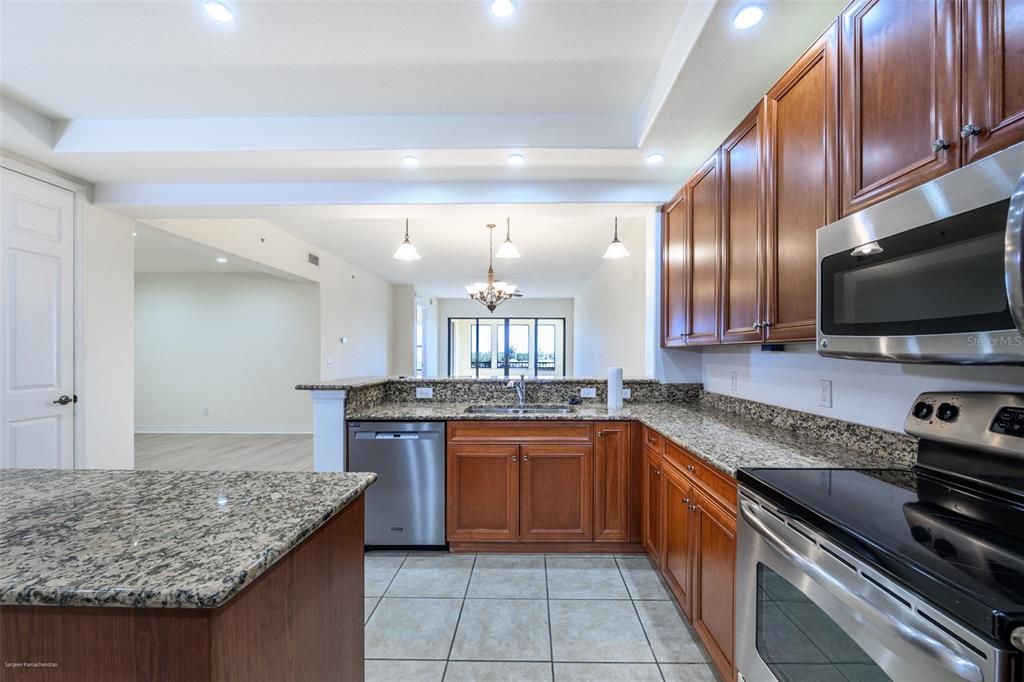 Active With Contract: $1,850 (3 beds, 2 baths, 1813 Square Feet)