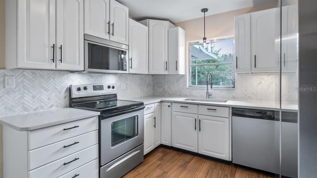 For Sale: $334,900 (3 beds, 2 baths, 1667 Square Feet)