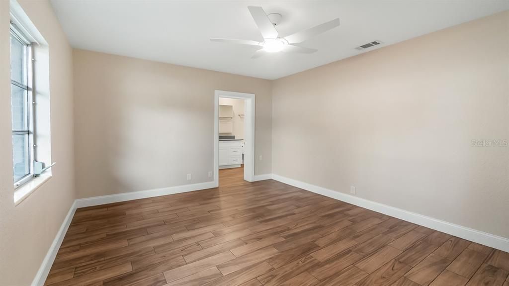 For Sale: $334,900 (3 beds, 2 baths, 1667 Square Feet)