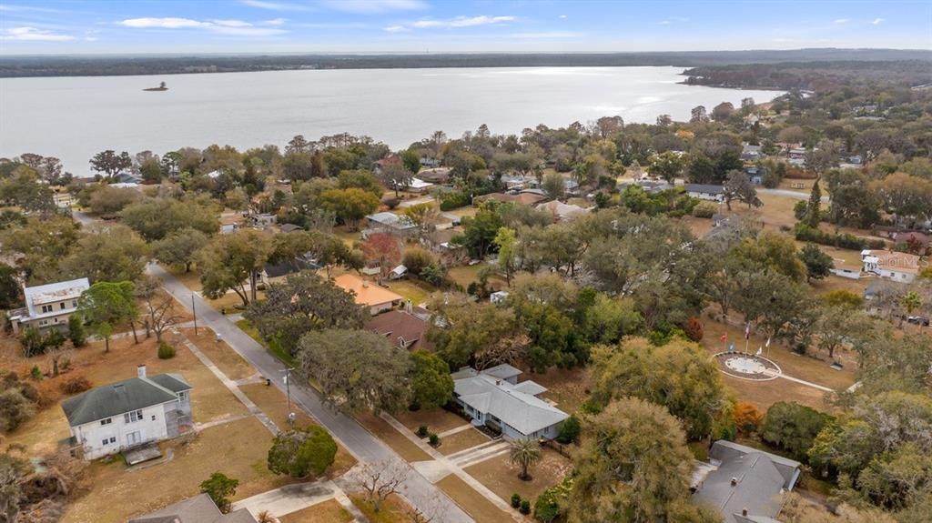 For Sale: $334,900 (3 beds, 2 baths, 1667 Square Feet)