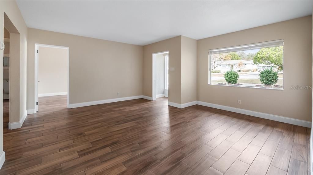 For Sale: $334,900 (3 beds, 2 baths, 1667 Square Feet)