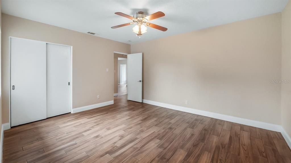 For Sale: $334,900 (3 beds, 2 baths, 1667 Square Feet)