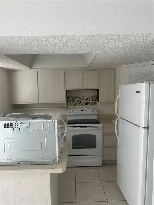 На продажу: $95,000 (2 спален, 2 ванн, 919 Квадратных фут)