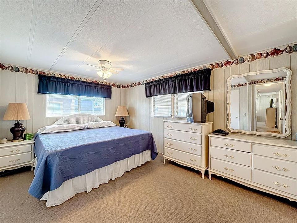 Active With Contract: $137,500 (2 beds, 2 baths, 960 Square Feet)