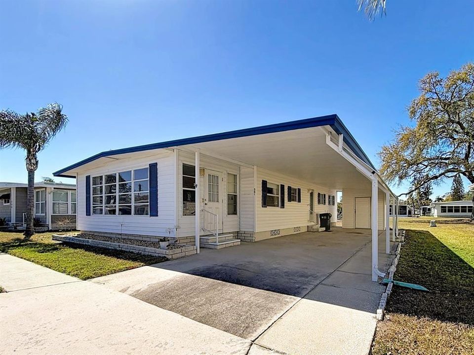 Active With Contract: $137,500 (2 beds, 2 baths, 960 Square Feet)