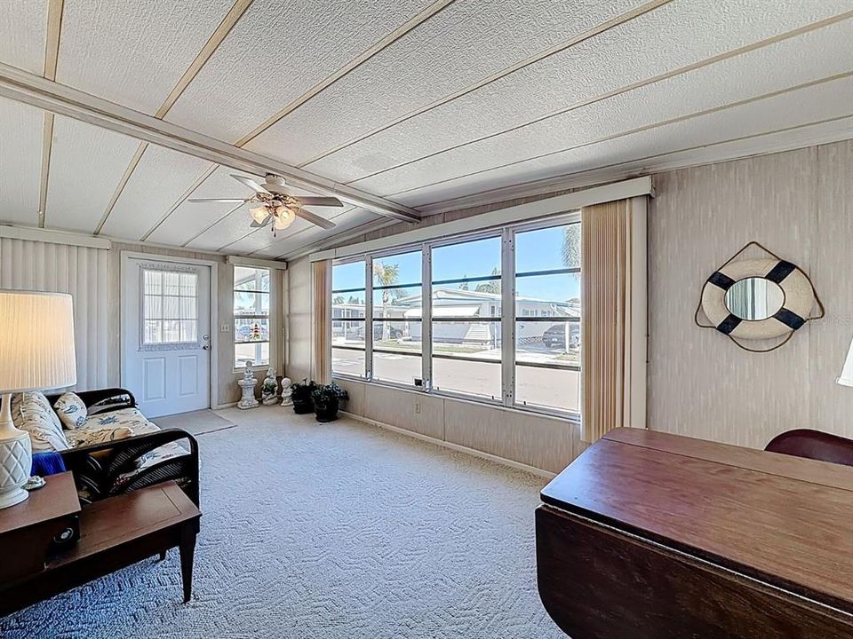 Active With Contract: $137,500 (2 beds, 2 baths, 960 Square Feet)