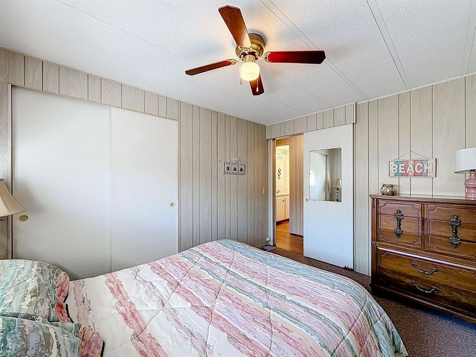 Active With Contract: $137,500 (2 beds, 2 baths, 960 Square Feet)