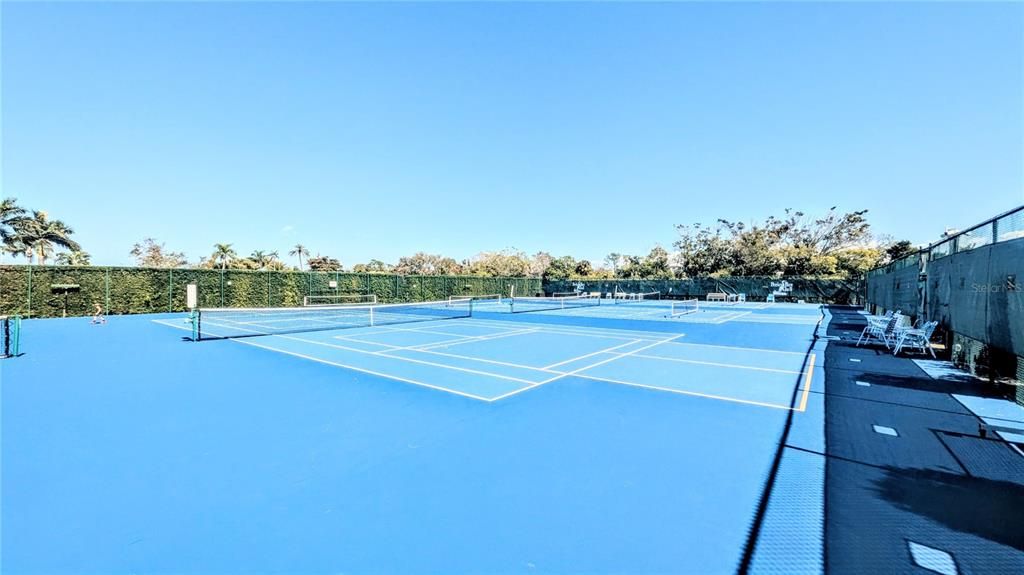 For Rent: $4,300 (2 beds, 2 baths, 1096 Square Feet)