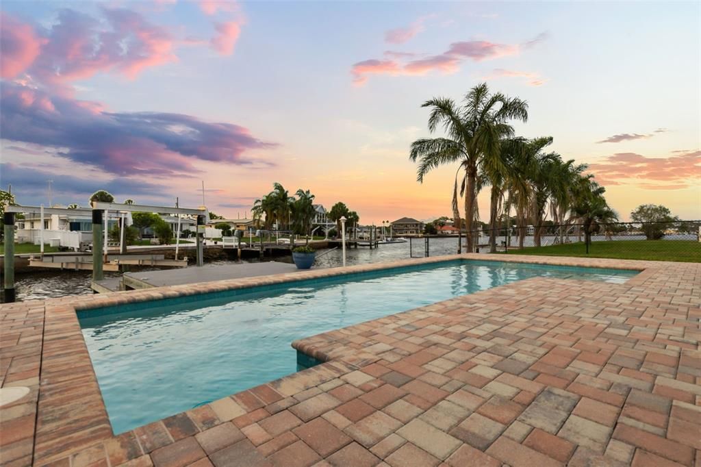 For Sale: $549,000 (2 beds, 2 baths, 1514 Square Feet)
