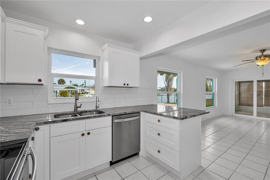 For Sale: $549,000 (2 beds, 2 baths, 1514 Square Feet)