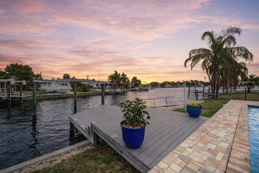 For Sale: $549,000 (2 beds, 2 baths, 1514 Square Feet)