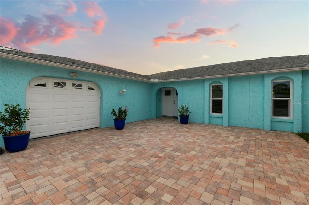 For Sale: $549,000 (2 beds, 2 baths, 1514 Square Feet)