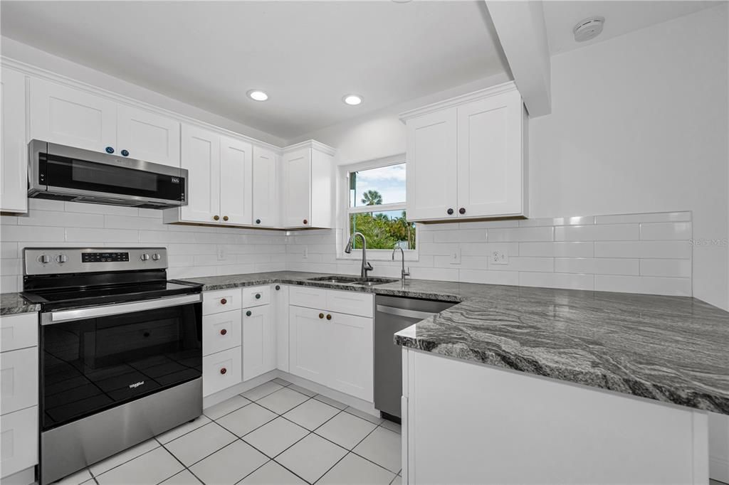 For Sale: $549,000 (2 beds, 2 baths, 1514 Square Feet)