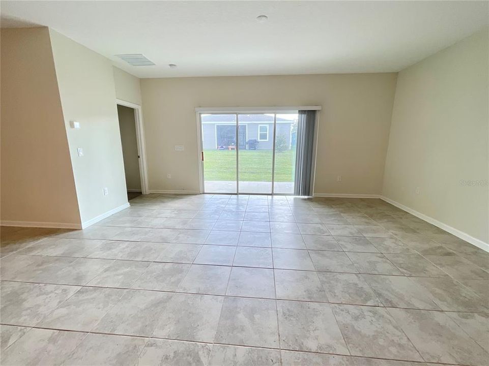 For Rent: $3,099 (5 beds, 4 baths, 3193 Square Feet)