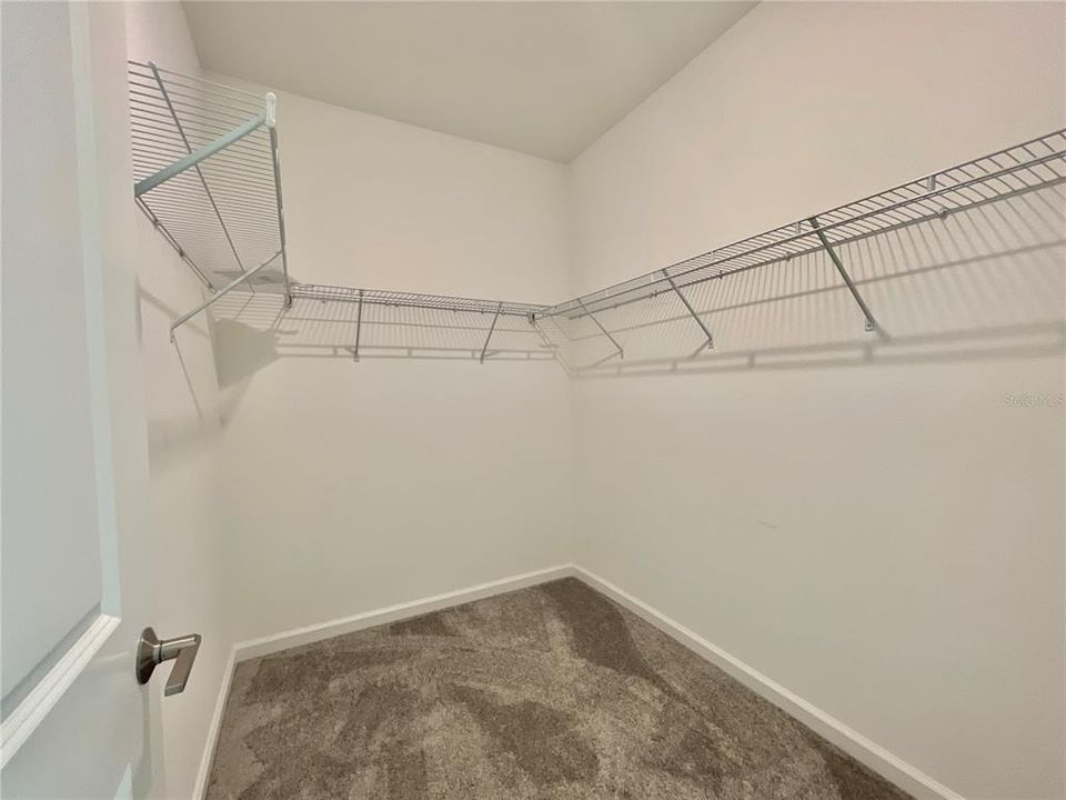 For Rent: $3,099 (5 beds, 4 baths, 3193 Square Feet)