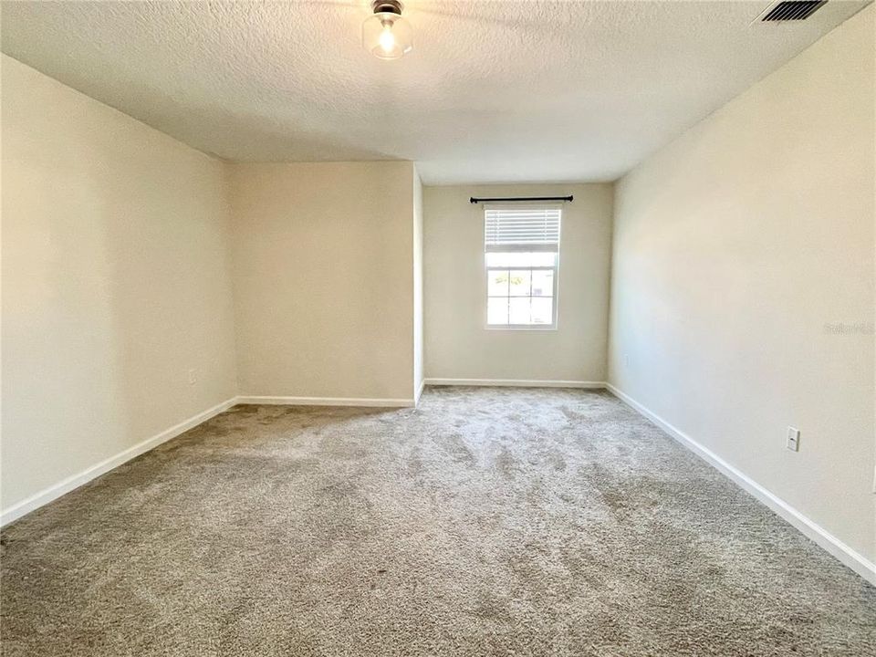 For Rent: $3,099 (5 beds, 4 baths, 3193 Square Feet)