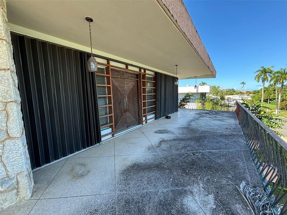 Activo con contrato: $611,000 (5 camas, 4 baños, 2828 Pies cuadrados)