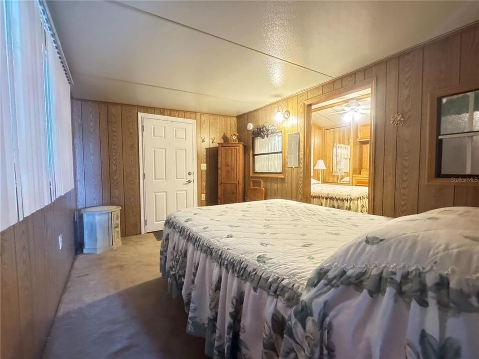 Activo con contrato: $99,900 (2 camas, 1 baños, 723 Pies cuadrados)