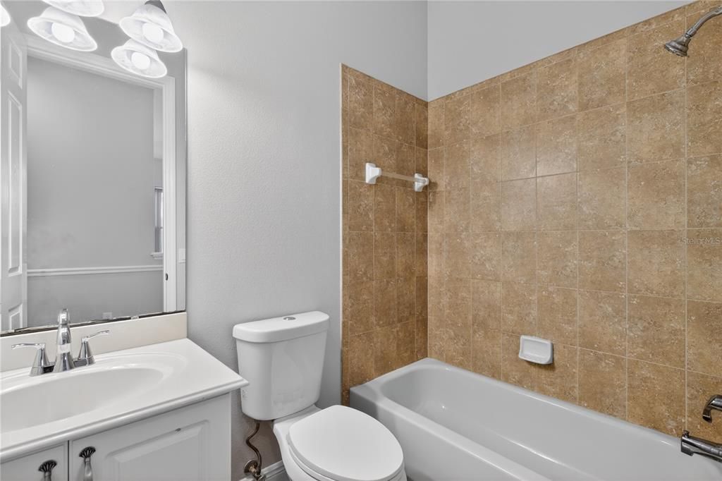 For Sale: $334,900 (2 beds, 2 baths, 1749 Square Feet)