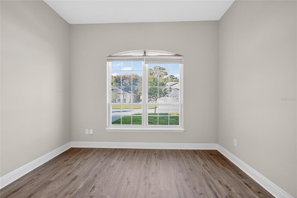 For Sale: $334,900 (2 beds, 2 baths, 1749 Square Feet)
