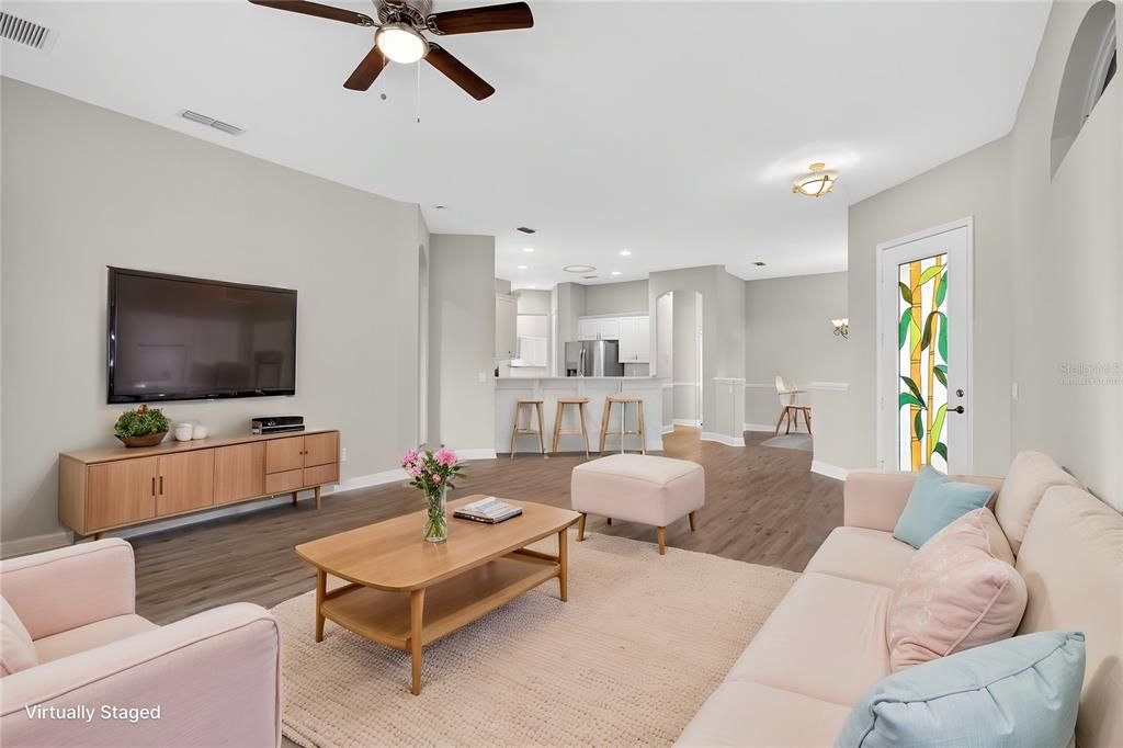 For Sale: $334,900 (2 beds, 2 baths, 1749 Square Feet)