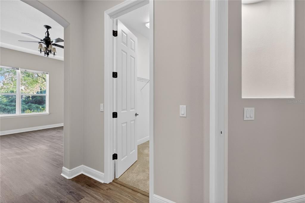 For Sale: $334,900 (2 beds, 2 baths, 1749 Square Feet)