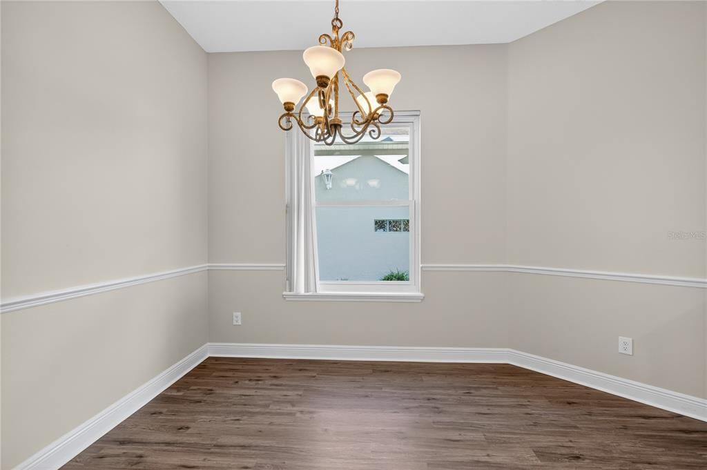 For Sale: $334,900 (2 beds, 2 baths, 1749 Square Feet)
