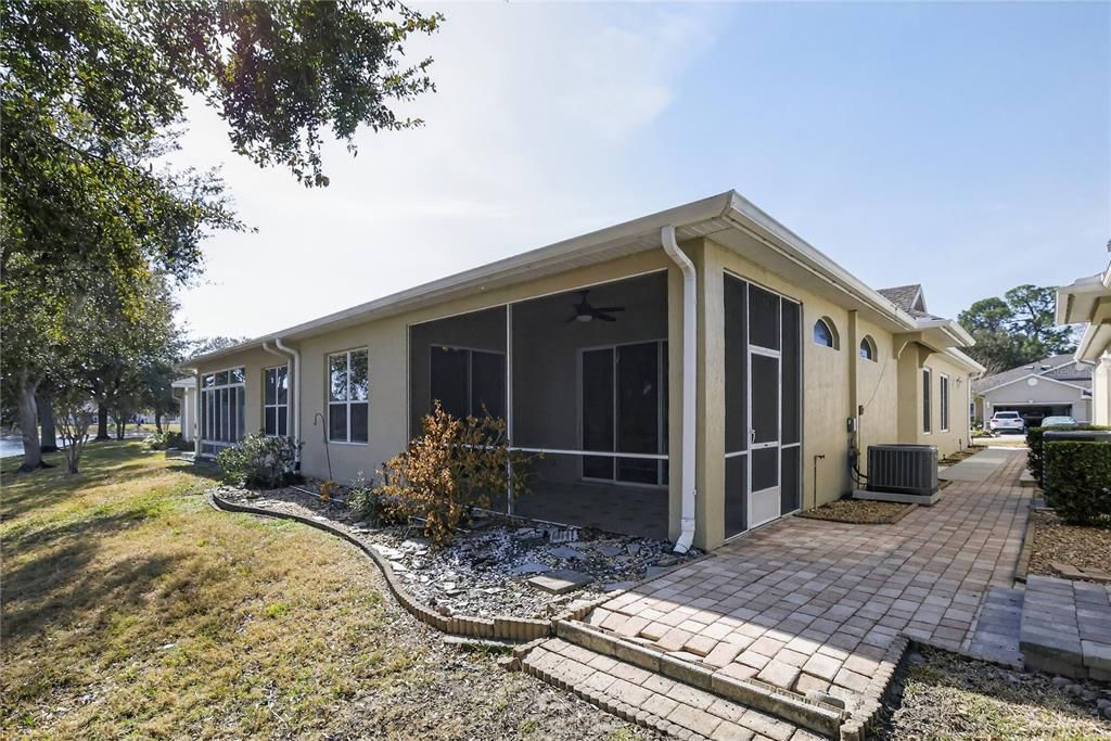 For Sale: $334,900 (2 beds, 2 baths, 1749 Square Feet)