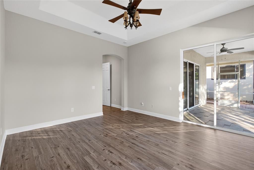 For Sale: $334,900 (2 beds, 2 baths, 1749 Square Feet)