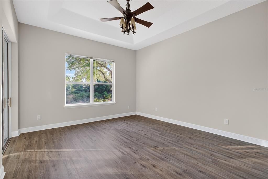 For Sale: $334,900 (2 beds, 2 baths, 1749 Square Feet)