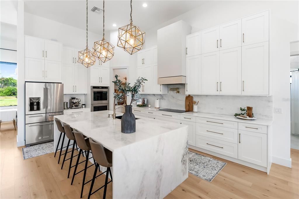 En Venta: $1,350,000 (3 camas, 3 baños, 2245 Pies cuadrados)