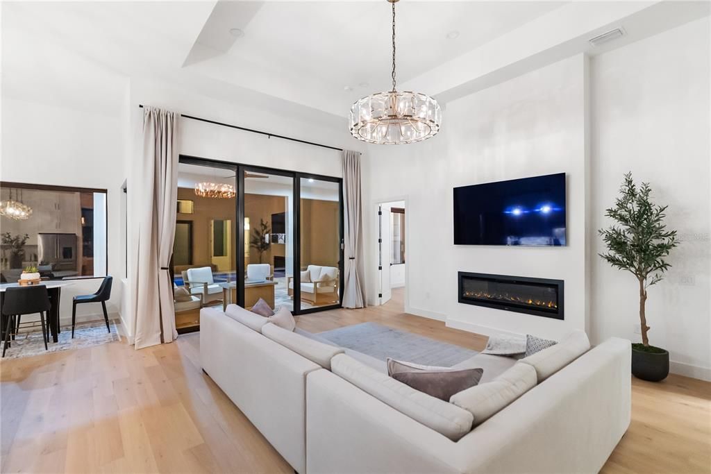 En Venta: $1,350,000 (3 camas, 3 baños, 2245 Pies cuadrados)