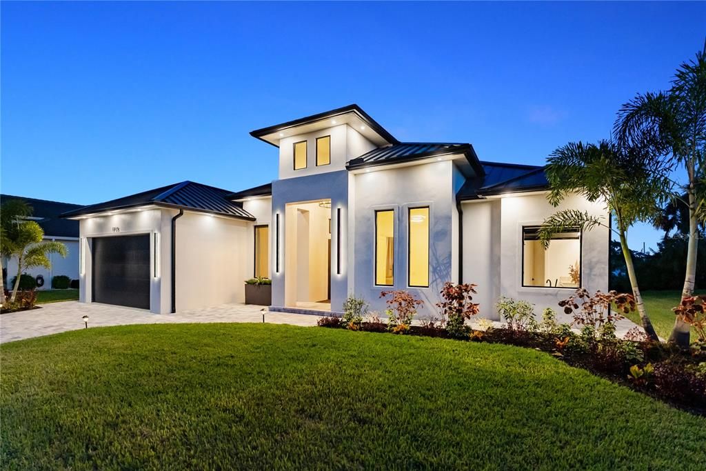 En Venta: $1,350,000 (3 camas, 3 baños, 2245 Pies cuadrados)
