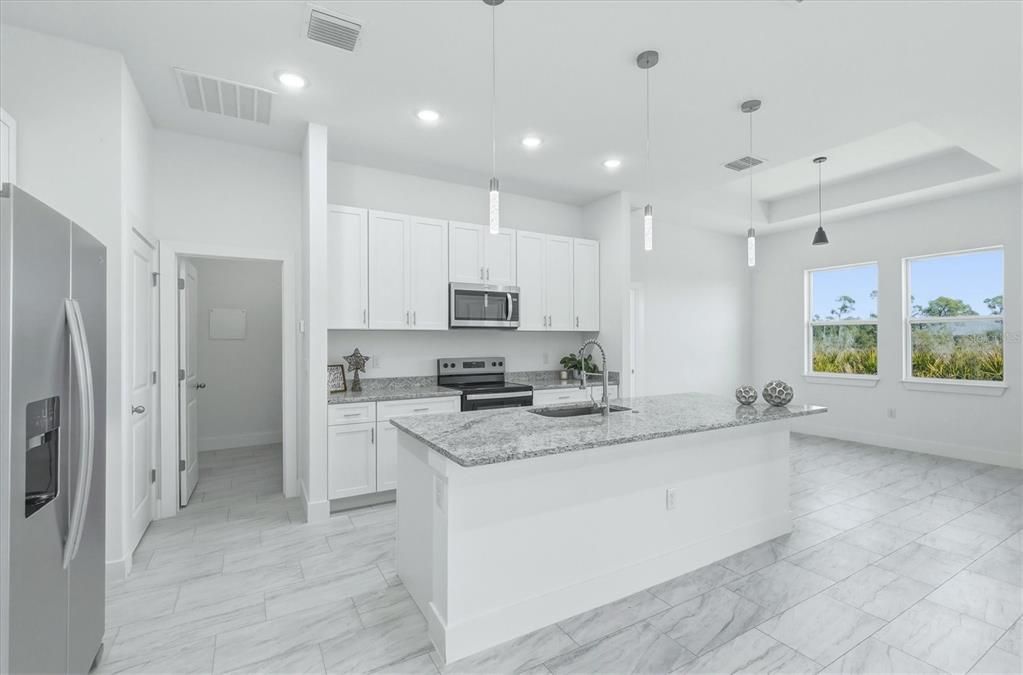 Activo con contrato: $325,000 (4 camas, 2 baños, 1855 Pies cuadrados)