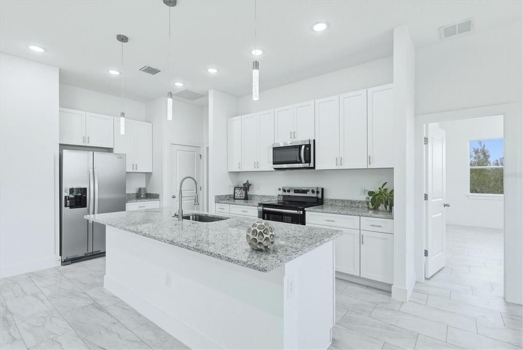Activo con contrato: $325,000 (4 camas, 2 baños, 1855 Pies cuadrados)