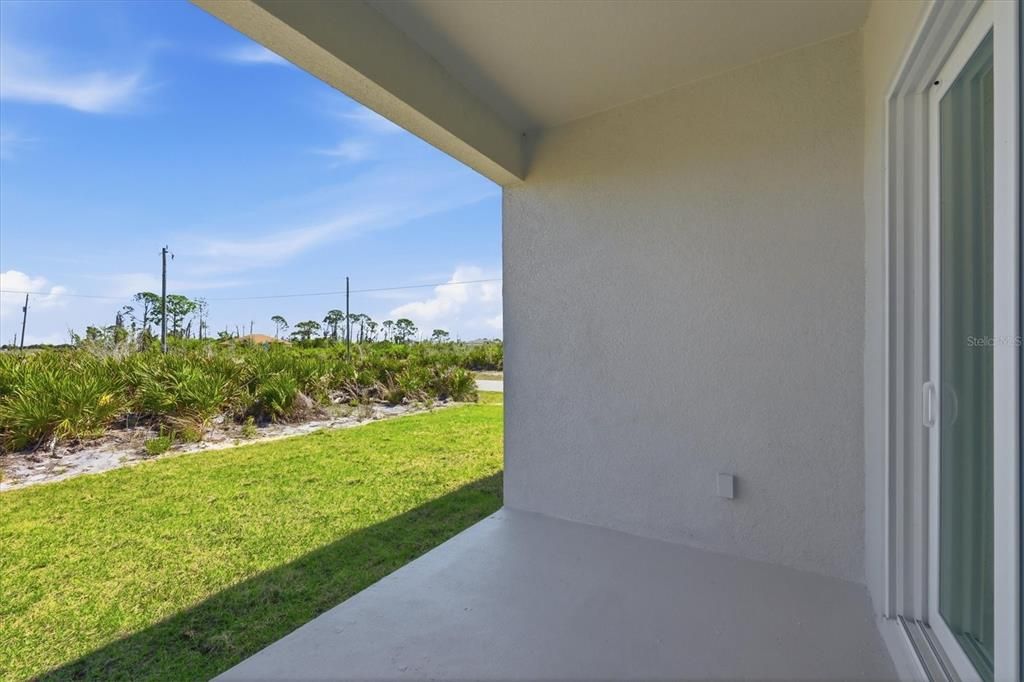 Activo con contrato: $325,000 (4 camas, 2 baños, 1855 Pies cuadrados)