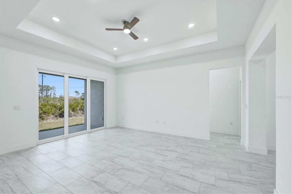 Activo con contrato: $325,000 (4 camas, 2 baños, 1855 Pies cuadrados)