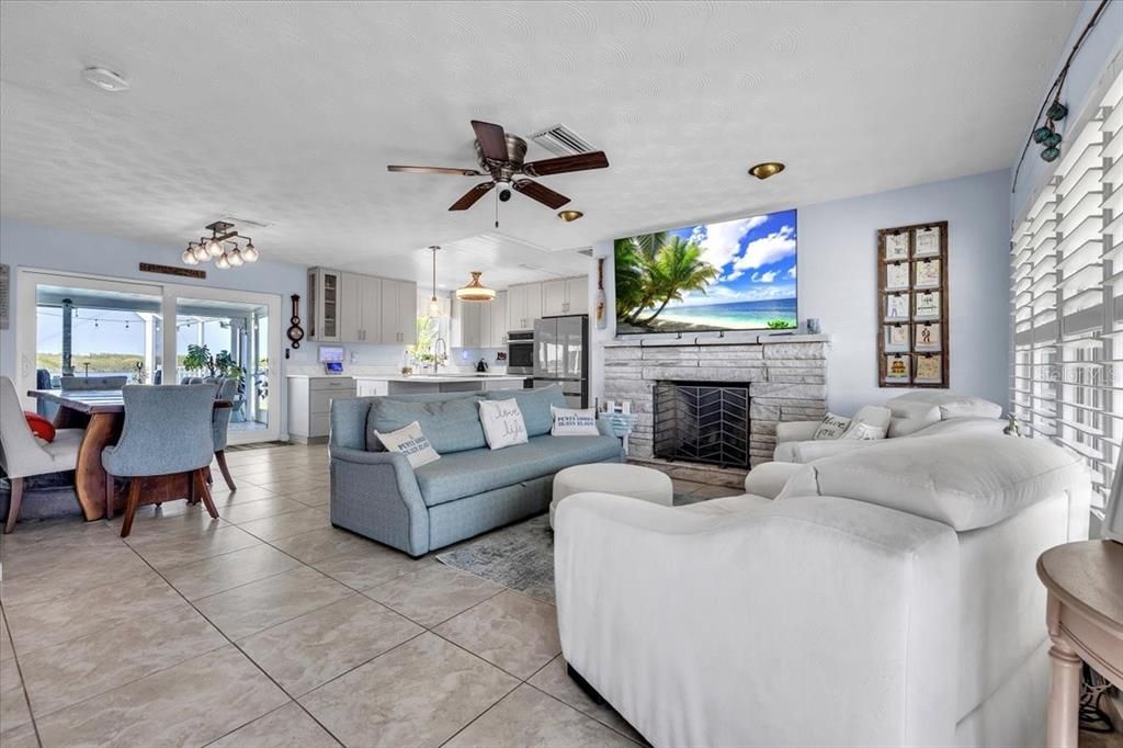 Active With Contract: $549,000 (3 beds, 2 baths, 1612 Square Feet)