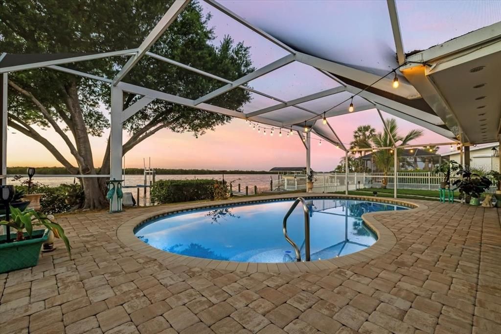 Active With Contract: $549,000 (3 beds, 2 baths, 1612 Square Feet)