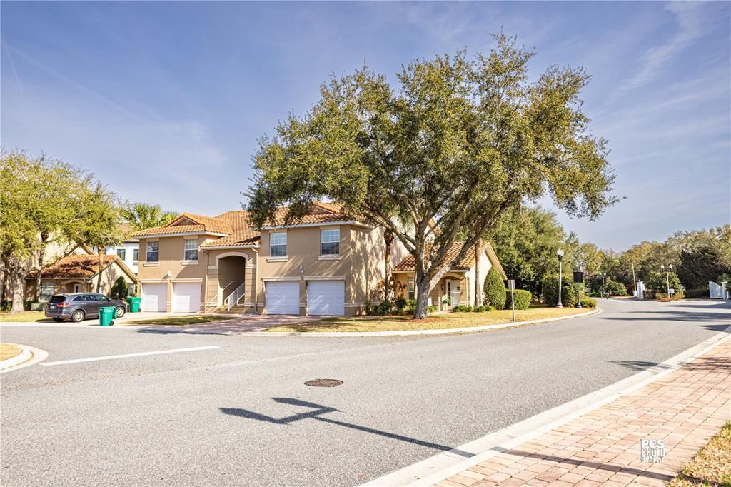 For Rent: $1,800 (3 beds, 2 baths, 1402 Square Feet)