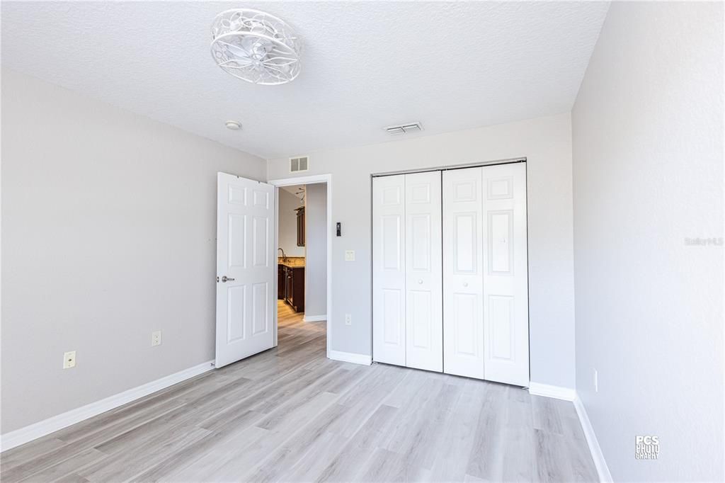 For Rent: $1,800 (3 beds, 2 baths, 1402 Square Feet)