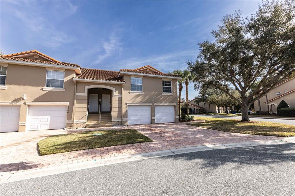 For Rent: $1,800 (3 beds, 2 baths, 1402 Square Feet)