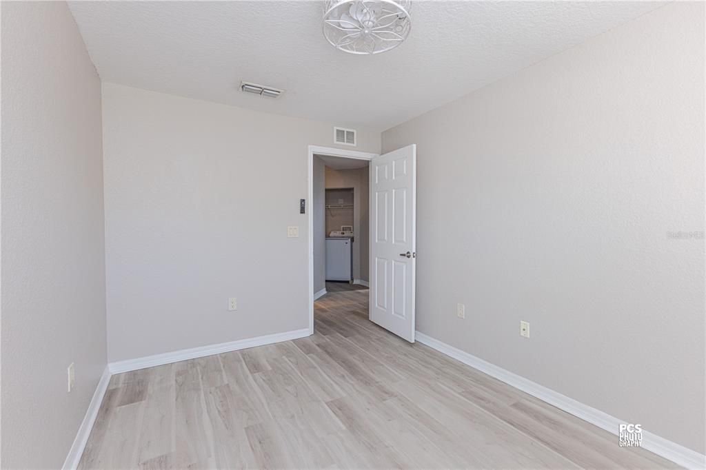 For Rent: $1,800 (3 beds, 2 baths, 1402 Square Feet)