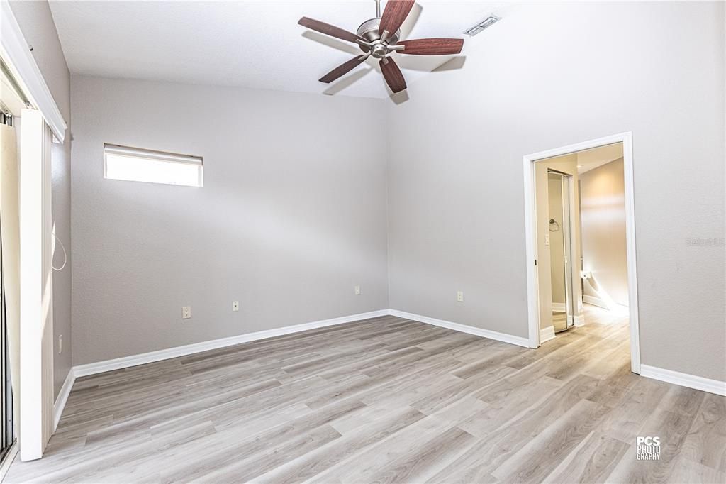 For Rent: $1,800 (3 beds, 2 baths, 1402 Square Feet)