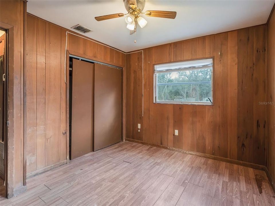 На продажу: $219,900 (2 спален, 1 ванн, 768 Квадратных фут)