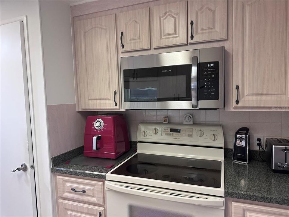 Activo con contrato: $149,900 (2 camas, 2 baños, 1200 Pies cuadrados)