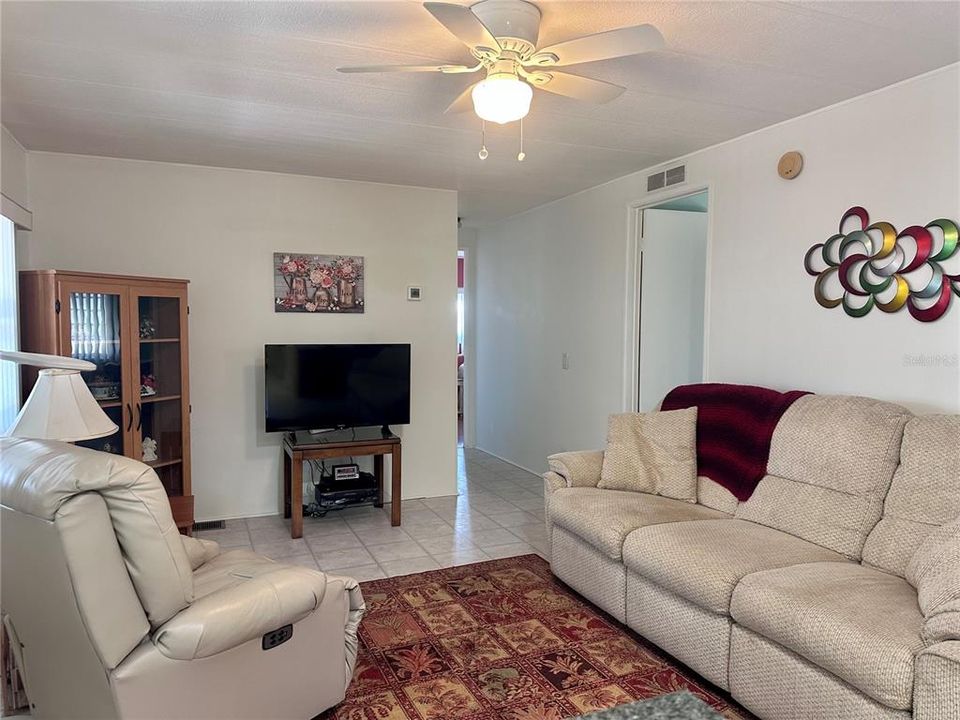 Activo con contrato: $149,900 (2 camas, 2 baños, 1200 Pies cuadrados)