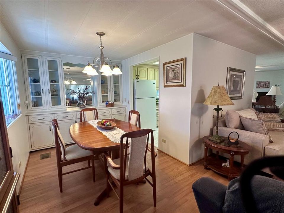 Activo con contrato: $149,900 (2 camas, 2 baños, 1200 Pies cuadrados)